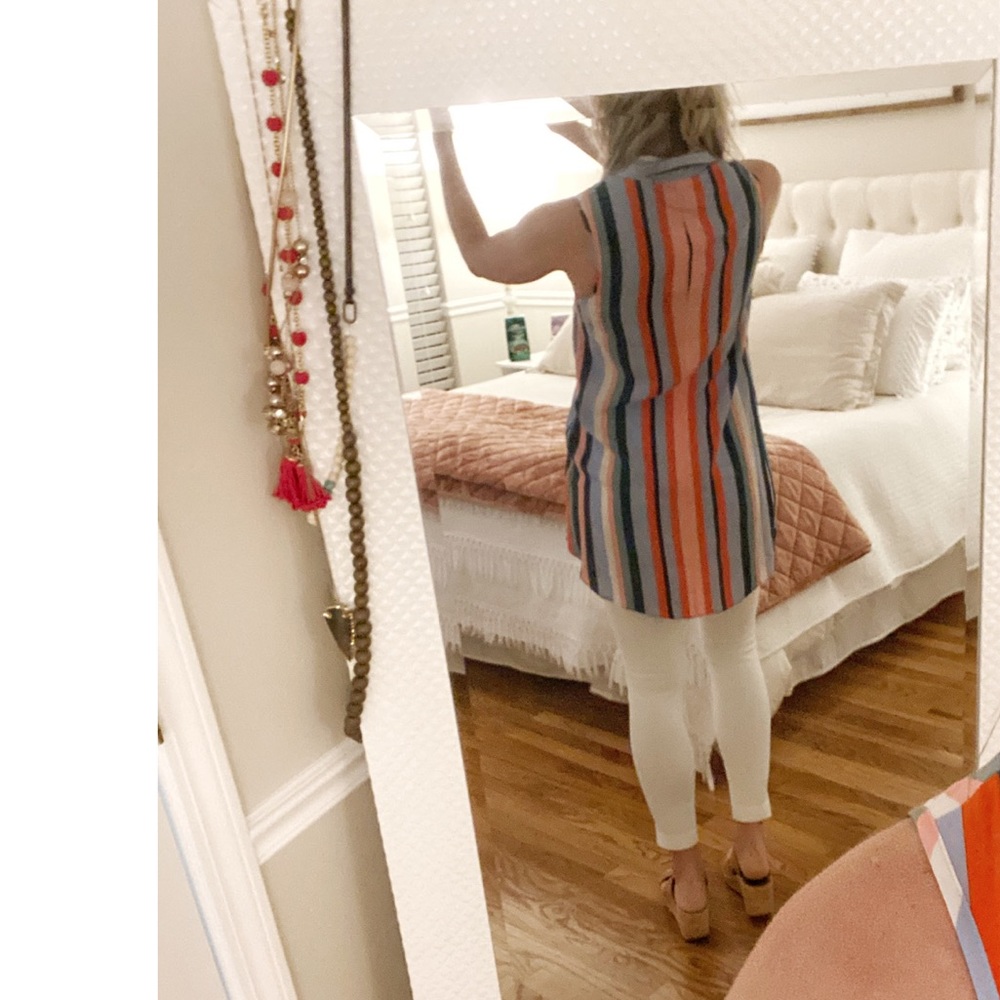 Springy 🌷Short sleeve button down, bright & airy - Picture 3 of 5